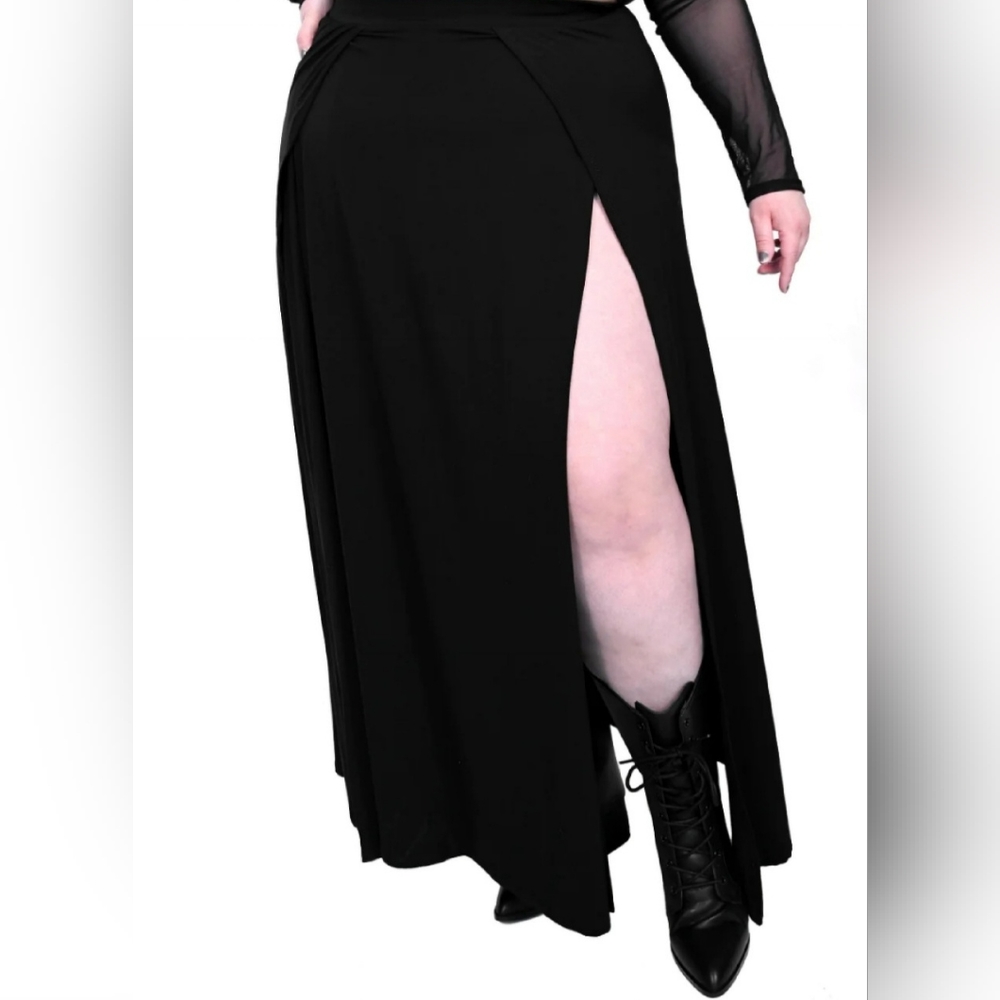 Foxblood darla skirt with shorts